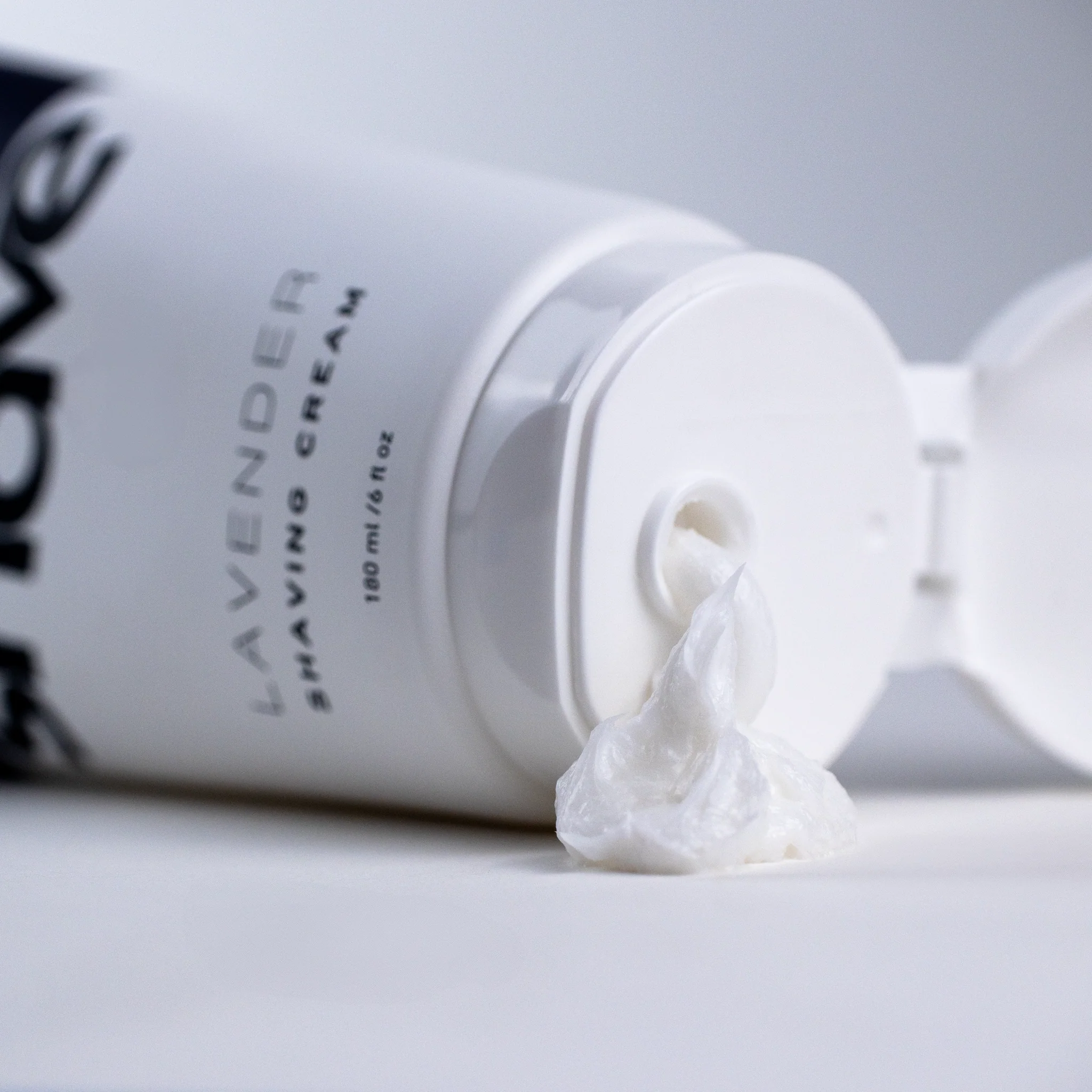 Black Tie Shaving Accessories - Image 8