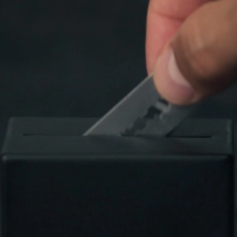 Safety Razor Blade Recycling Bank - Image 5