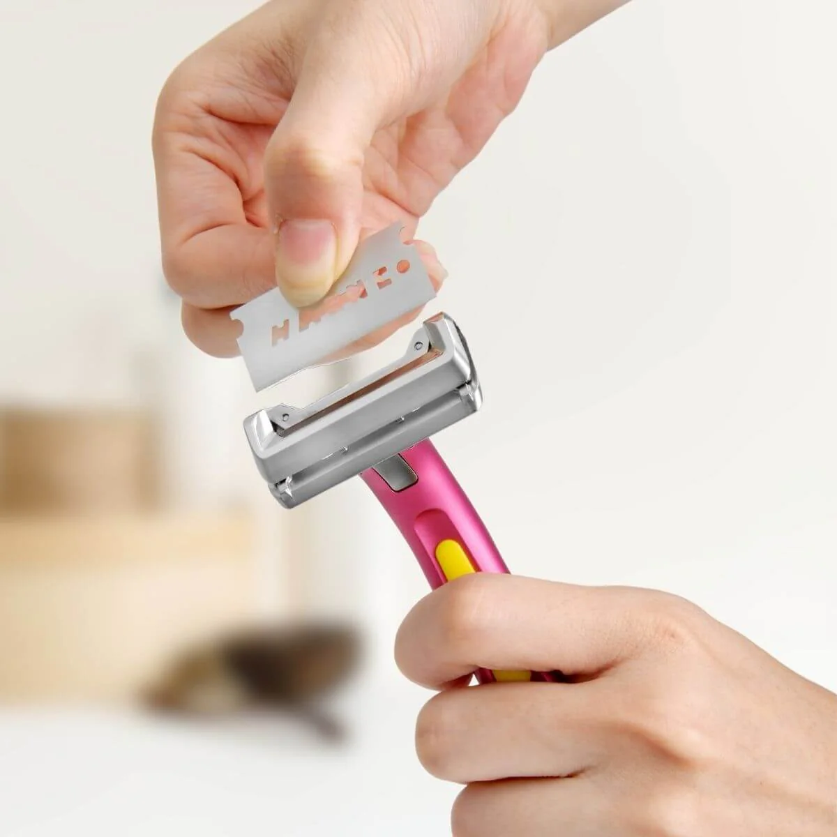 DAWN RAZOR - Image 4