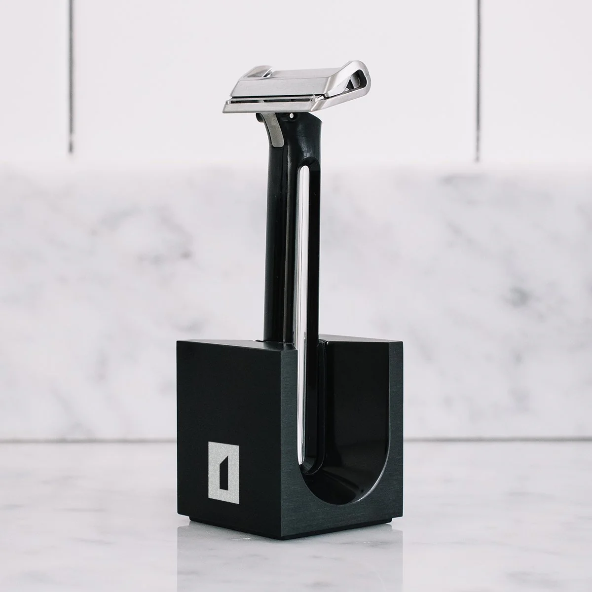 Vertical Safety Razor Stand - Image 5